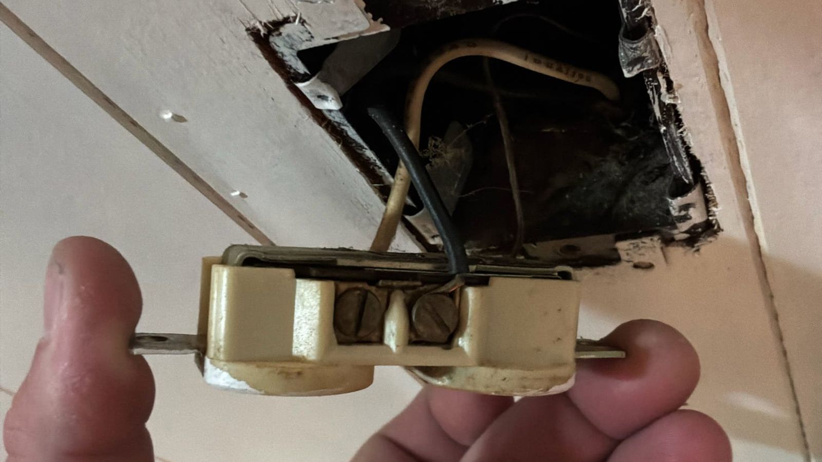 hot-tub-pool-wiring-hero - Orlando Electrician | Thomas Edison Electric Licensed electricians performing hot tub and pool wiring, the same crew that handles jetted bathtub wiring Orlando homeowners request