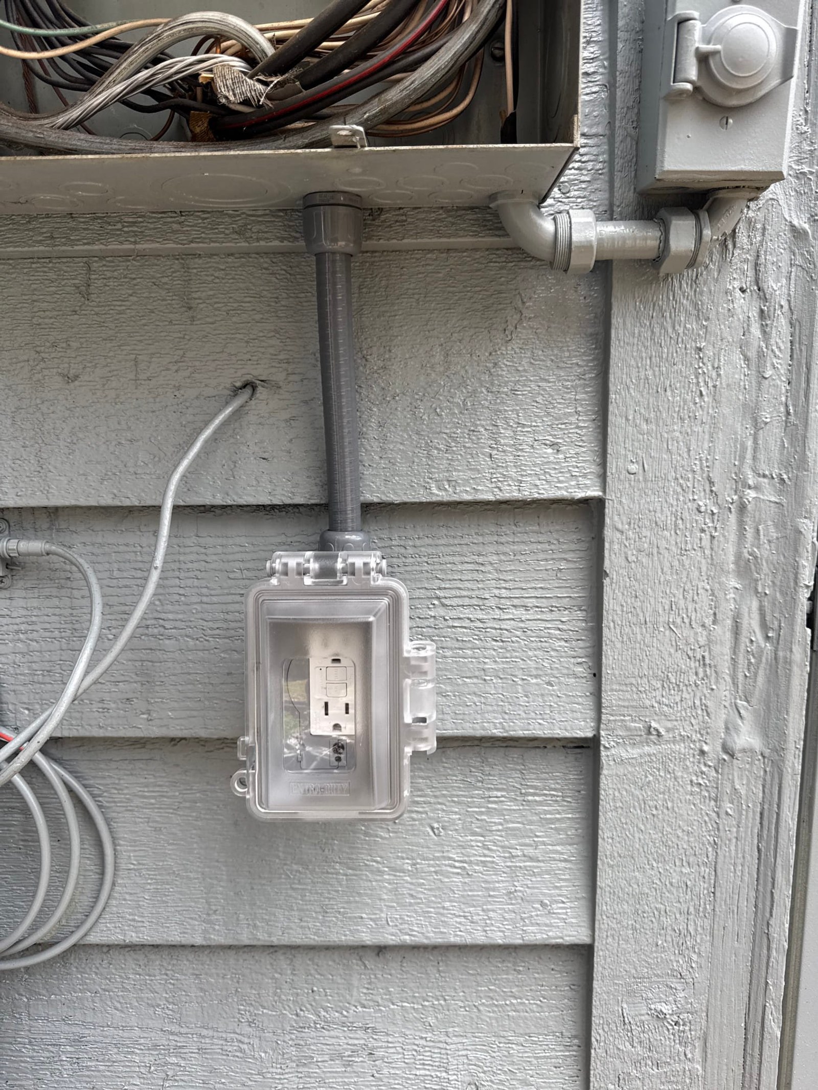 Altamonte Springs Outdoor Outlet Replaced and Room Outlet…